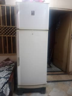 Used Dawlance full size fridge for sale