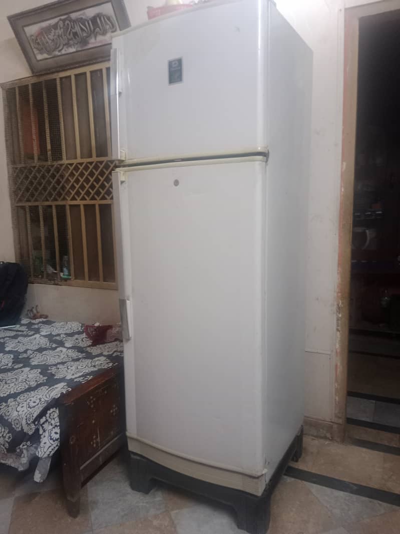 Used Dawlance full size fridge for sale 3