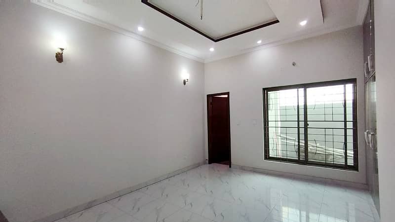 Prime Location LDA Avenue House Sized 10 Marla 9