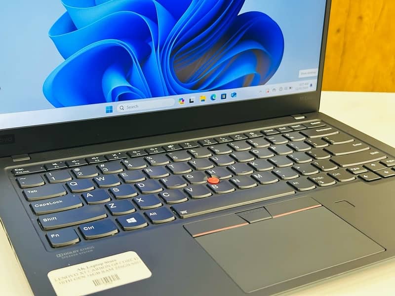 LENOVO X1 CARBON G8 CORE-i5/10th gen 16 GB RAM-256 GB SSD 1