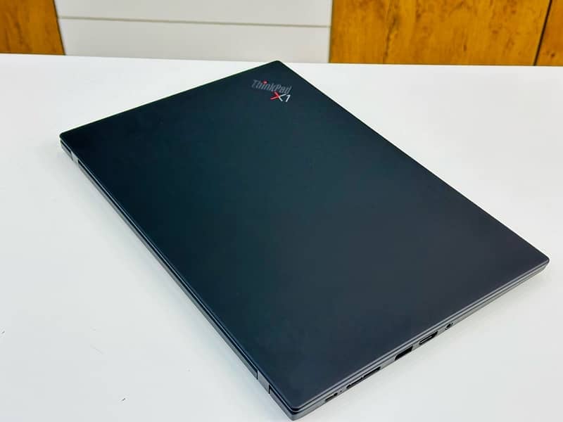 LENOVO X1 CARBON G8 CORE-i5/10th gen 16 GB RAM-256 GB SSD 4