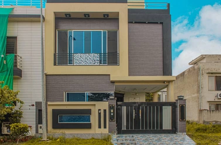 5 Marla Spacious House Available In DHA 9 Town - Block A For sale 0