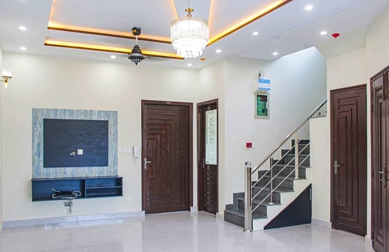 5 Marla Spacious House Available In DHA 9 Town - Block A For sale 2