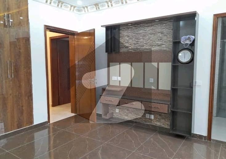 10 Marla House In DHA Phase 6 - Block D For sale At Good Location 4