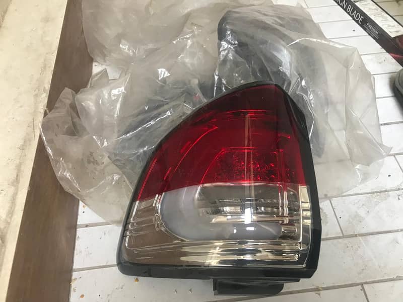 Toyota Fortuner Head & Back Lights Mint Condition 2