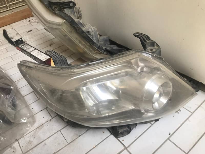 Toyota Fortuner Head & Back Lights Mint Condition 3