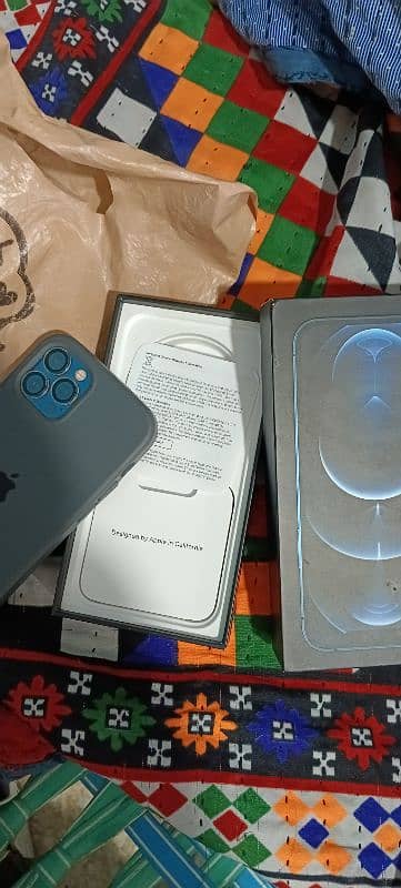 iPhone 12 pro 256 with box 0