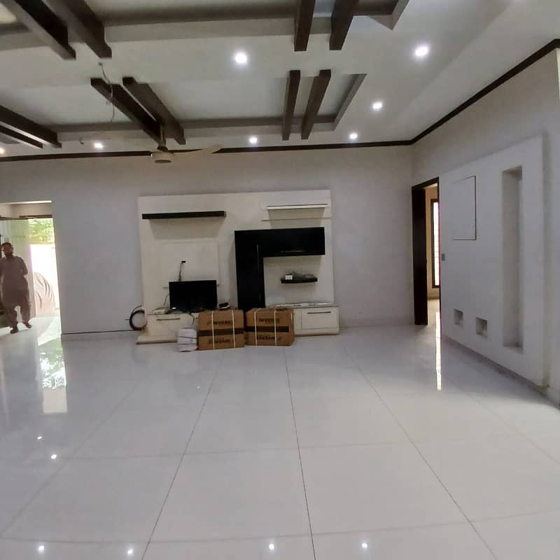 Like Brand New Bangalow For Rent 2+4 Bedroom With Attached Bathroom Full Besment DHA Phase 8 3