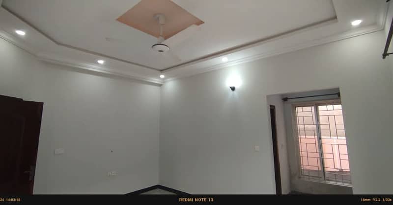 10 Marla full house available for rent in wapda town 3