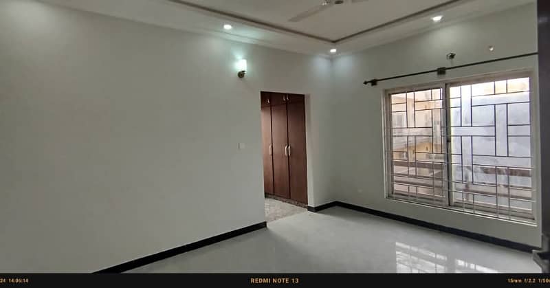 10 Marla full house available for rent in wapda town 8