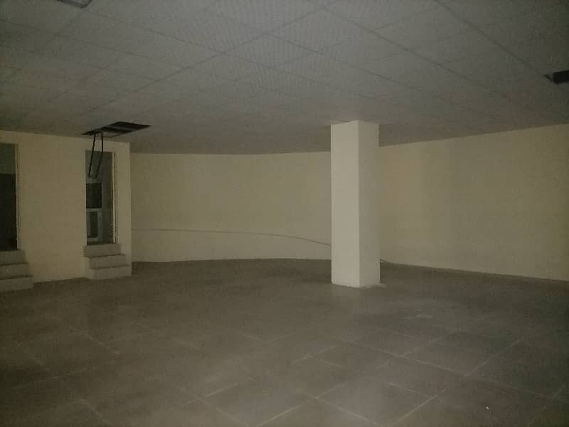 Prime Location Office Of 3500 Square Feet Available For rent In Jail Road 4