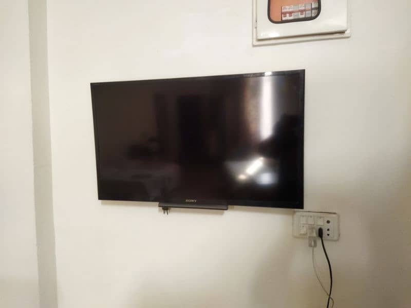 SONY tv for sale 1