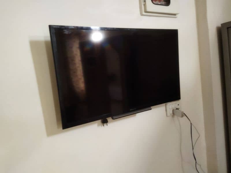 SONY tv for sale 2