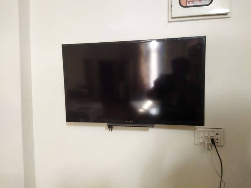 SONY tv for sale 4