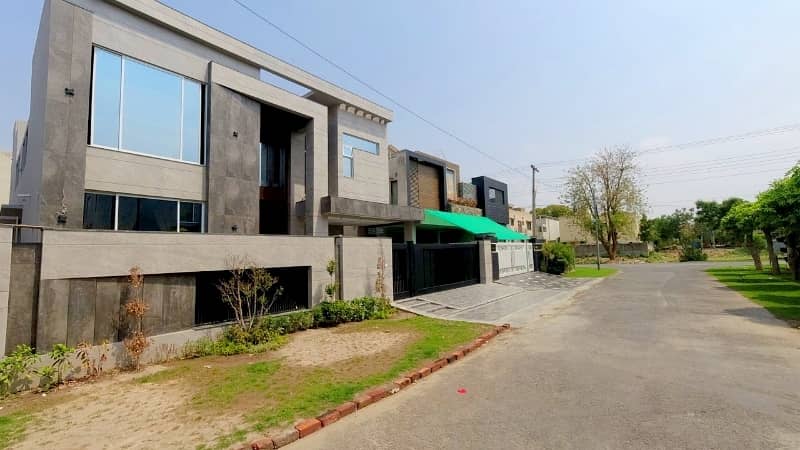 A Prime Location 1 Kanal House In Lahore Is On The Market For Sale 2