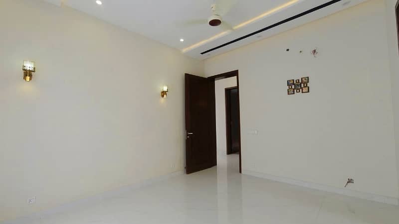 A Prime Location 1 Kanal House In Lahore Is On The Market For Sale 26