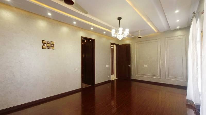 A Prime Location 1 Kanal House In Lahore Is On The Market For Sale 43