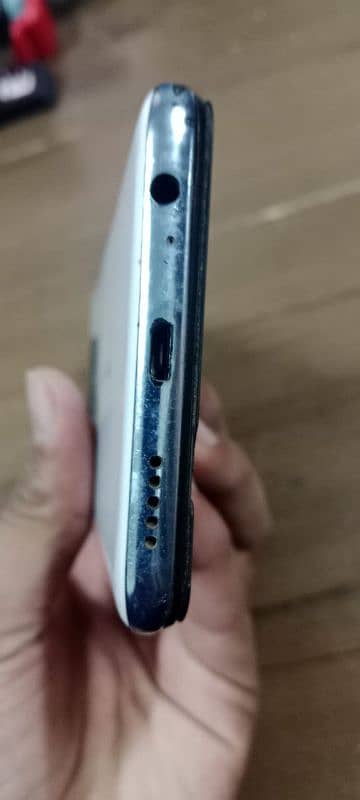 INFINIX note7 6ram /128 gb 0