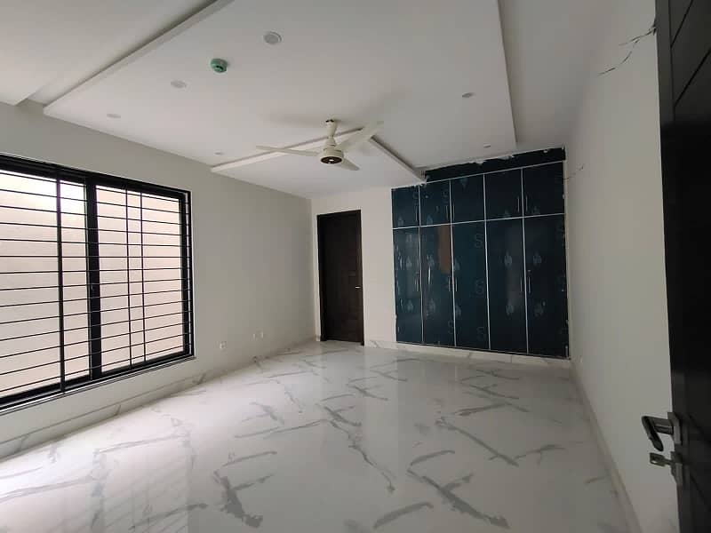 1 Kanal Barnd New House For Rent Dha Phase 7 Prime Location 21