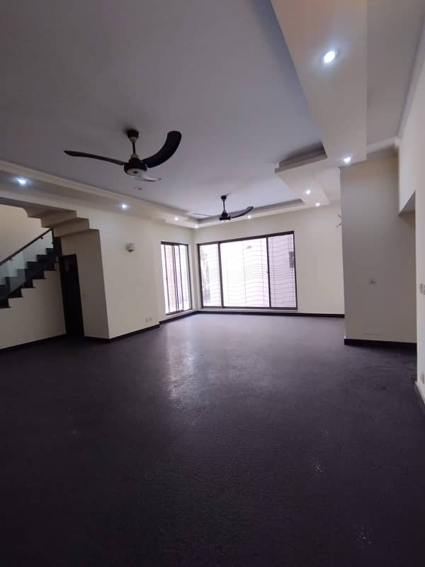 2 Kanal Slightly Used House For Rent Cavalry Ground Prime Location More Information Contact Me 8