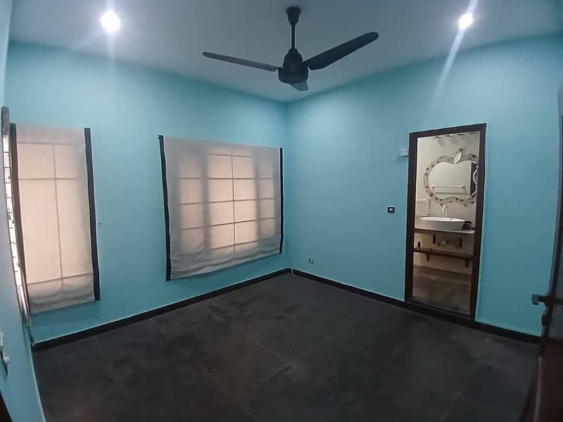 Banglow For Rent 4 Bedroom With Attached Bathroom Drawing Dining Room TV lounge Kitchen Fully Renovated DHA Phase 7ext 2