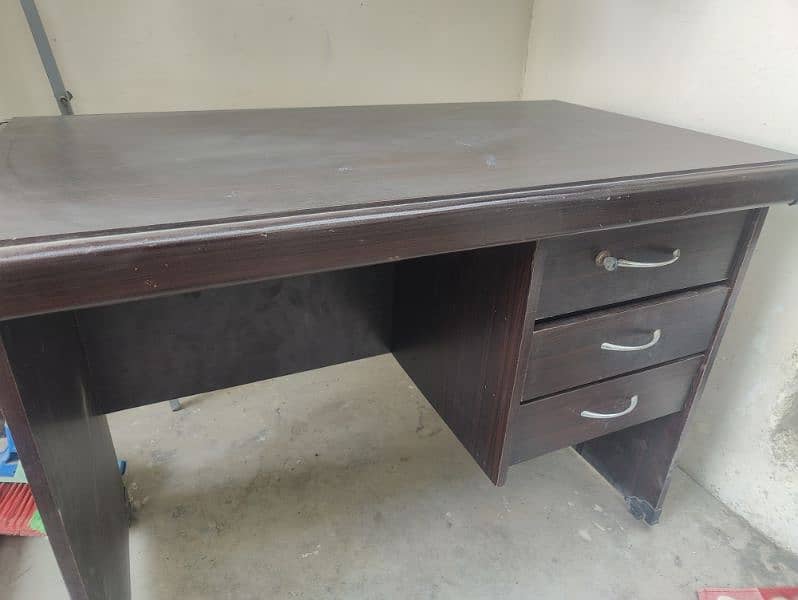 Computer table/office table for sale in reasonable price 1