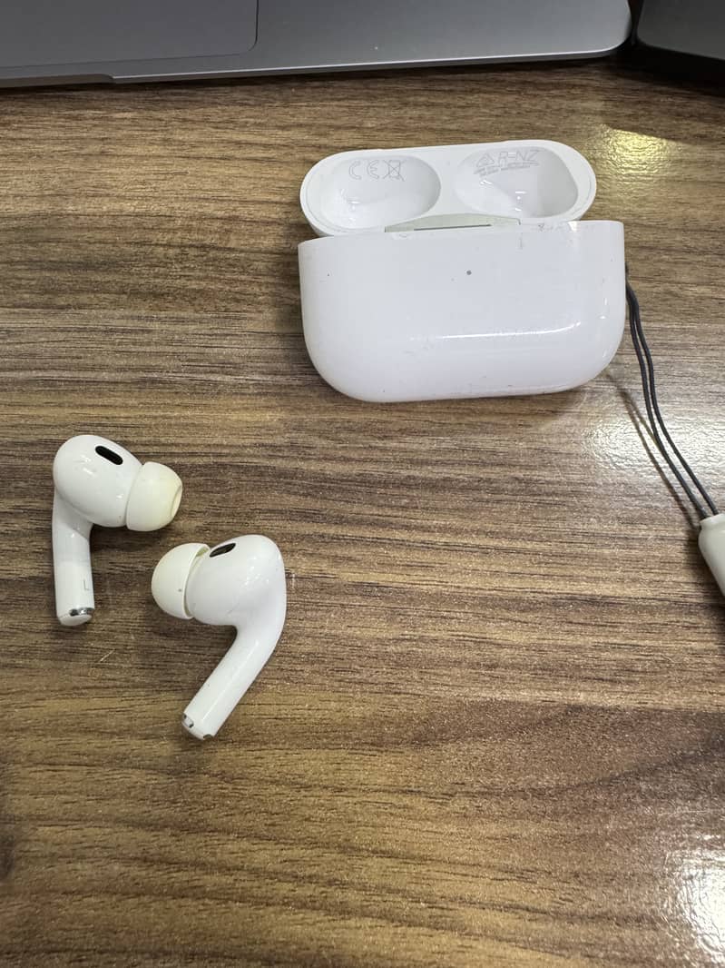 Apple earpods pro 2 (Original) Magsafe Case 3