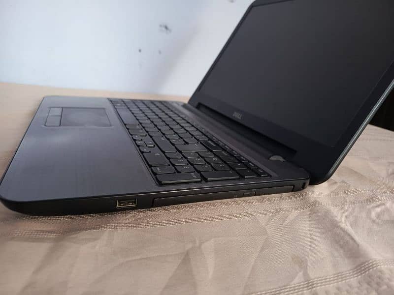 Dell Latitude 3540 Core i5 4th Generation 8 GB RAM & 128 GB SSD 1