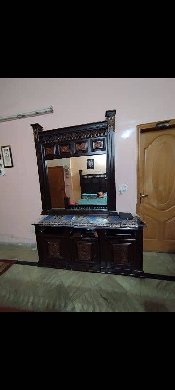 dressing table with mirror 0