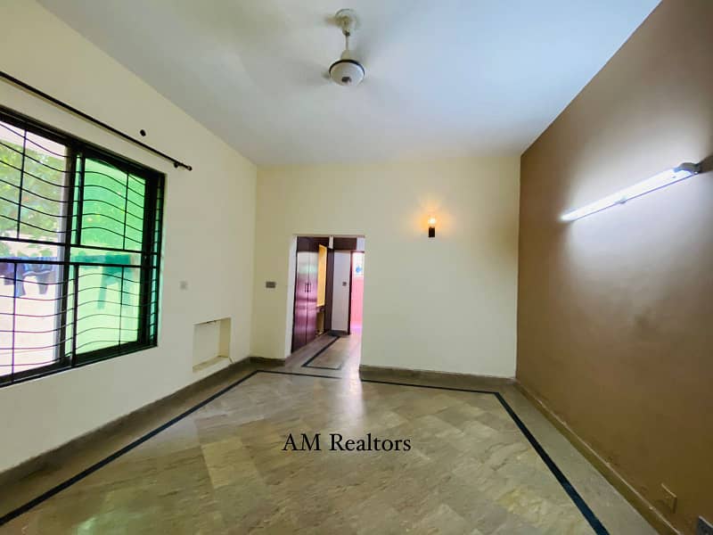 5 Beds 1 Kanal Full House For Rent DHA Phase 8 Airport Road Lahore. 7