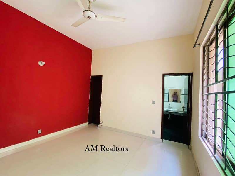 5 Beds 1 Kanal Full House For Rent DHA Phase 8 Airport Road Lahore. 11