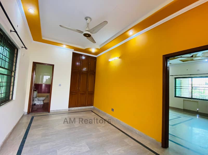 5 Beds 1 Kanal Full House For Rent DHA Phase 8 Airport Road Lahore. 13