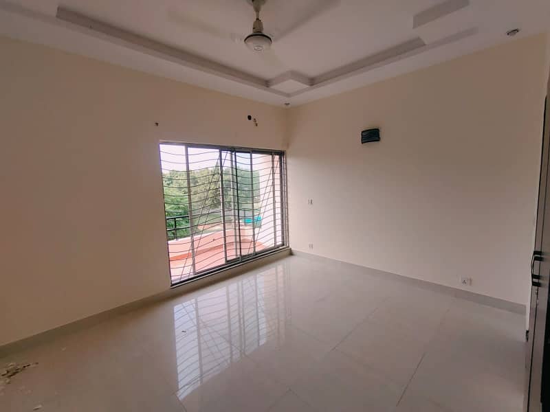 10 marla Beautiful House available for Rent phase 6 3