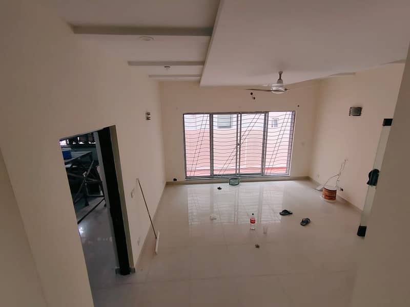 10 marla Beautiful House available for Rent phase 6 7