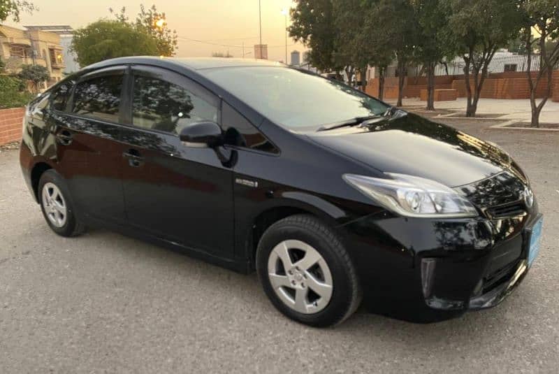 Toyota Prius 2013 1