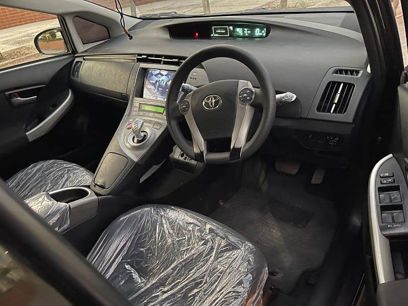 Toyota Prius 2013 10