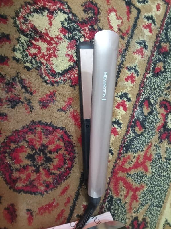 hair straightener with box 1