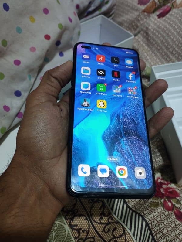 Oppo Reno 4 (8'128) 1