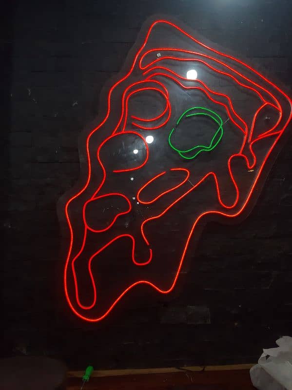 Neons 19