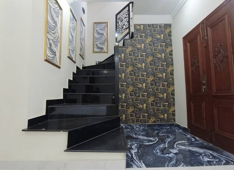 In Lahore You Can Find The Perfect Prime Location House For Sale 19