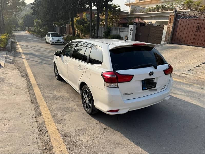 Toyota Corolla Fielder 2017 new shape 3