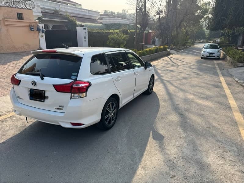 Toyota Corolla Fielder 2017 new shape 4