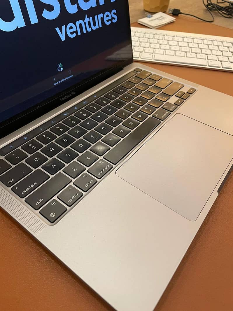 M1 MacBook pro 256gb 1