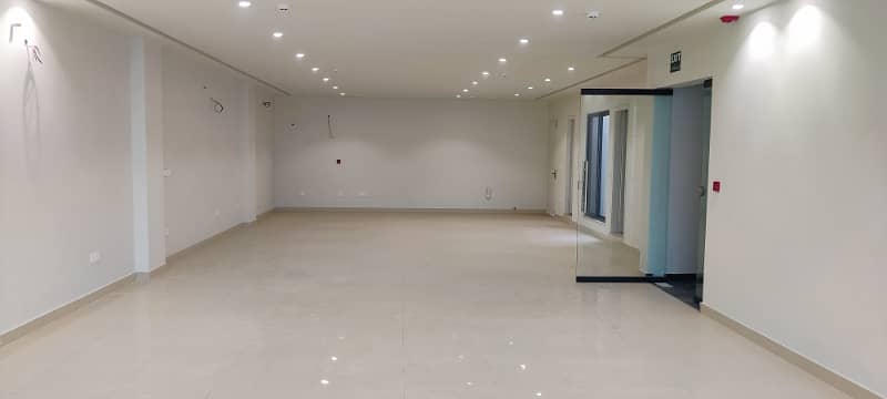 8 Marla Brand new floor with Lift 0