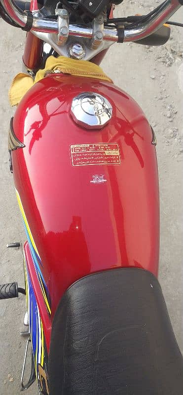 honda cd 70 20 model golden numbr     number sirf 70 ha 8