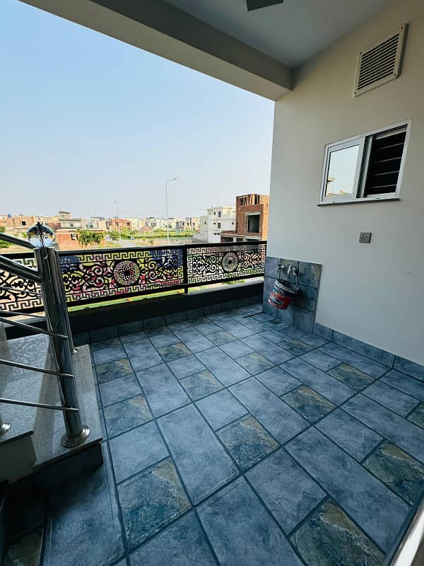 5 Marla Brand New Luxurious House For Sale At Reasonable Price In Park View City Lahore. 10