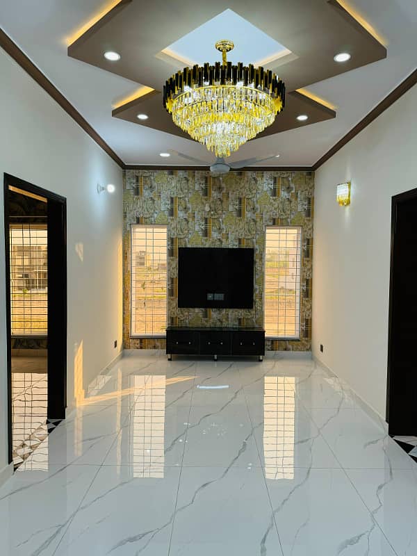 5 Marla Brand New Luxurious House For Sale At Reasonable Price In Park View City Lahore. 11