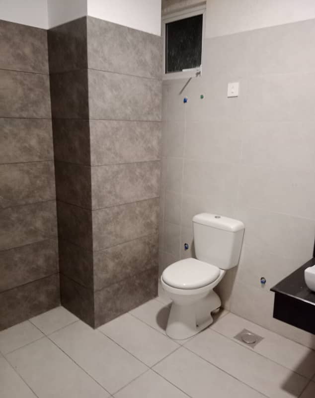 Brand New 2 Bedroom Apartment In Moterway Facing Available In The Gate Mall 1