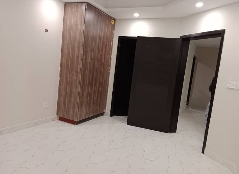 Brand New 2 Bedroom Apartment In Moterway Facing Available In The Gate Mall 3