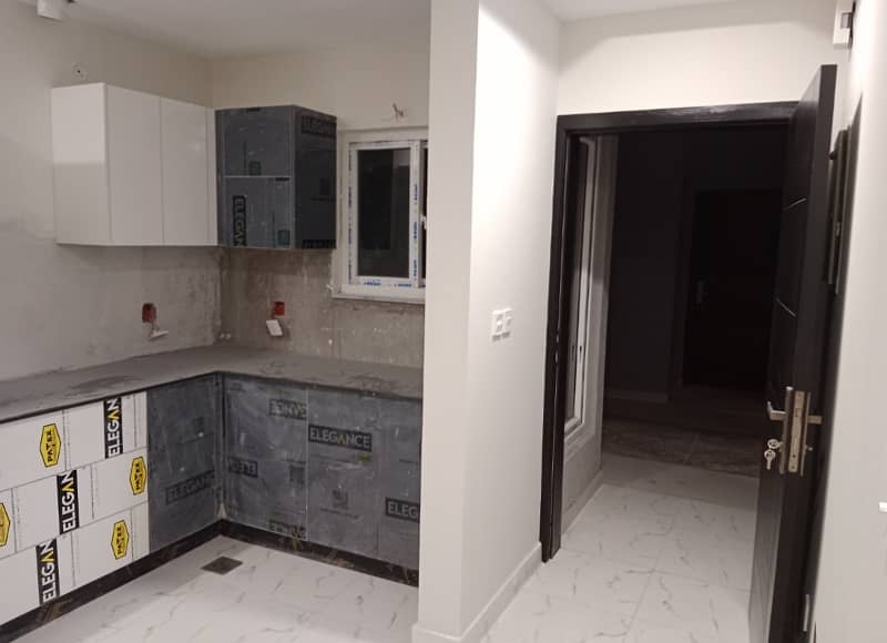 Brand New 2 Bedroom Apartment In Moterway Facing Available In The Gate Mall 5